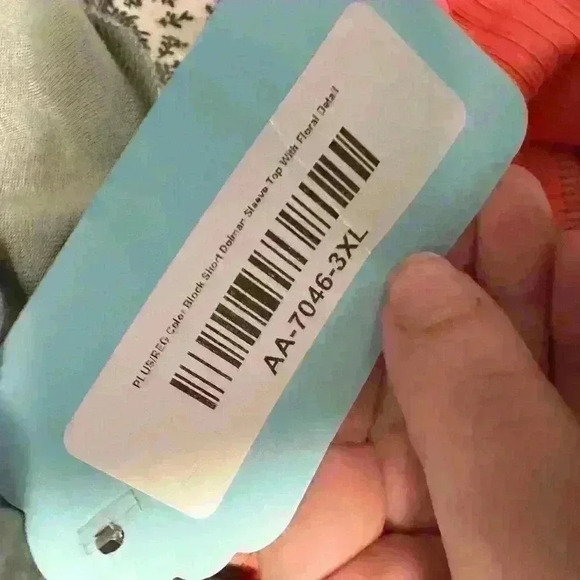 NWT color block top - Picture 2 of 5